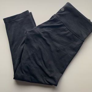 Lululemon women’s black camo leggings size 6
